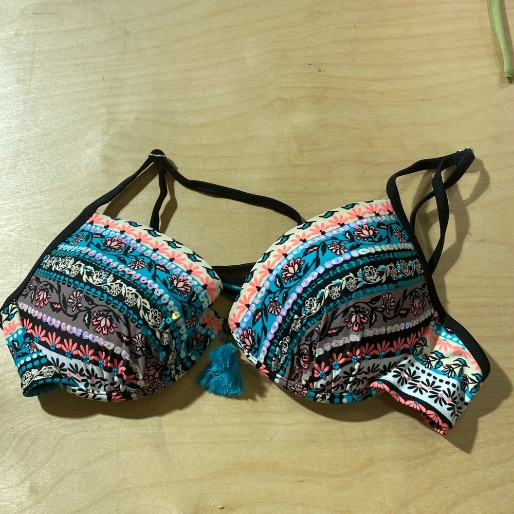 Collections by Catalina Colorful Floral Bikini Top Size XL (15-17) (BP)